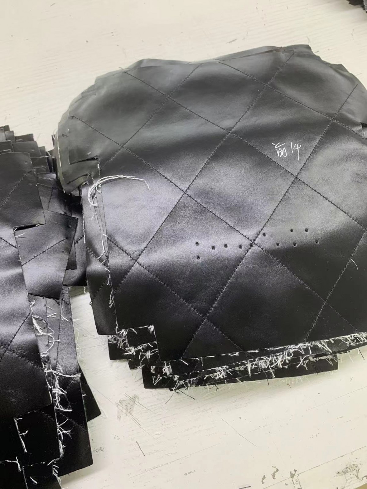 Inside Shebag factory: The replica art of Chanel 22 mini bag（2023 Week 47）-Paras laatu väärennetty Louis Vuitton laukku verkkokauppa, replika suunnittelija laukku ru