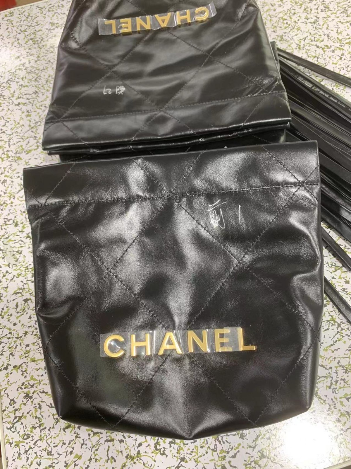 Inside Shebag factory: The replica art of Chanel 22 mini bag（2023 Week 47）-Najlepsza jakość fałszywych torebek Louis Vuitton Sklep internetowy, projektant repliki torebki ru