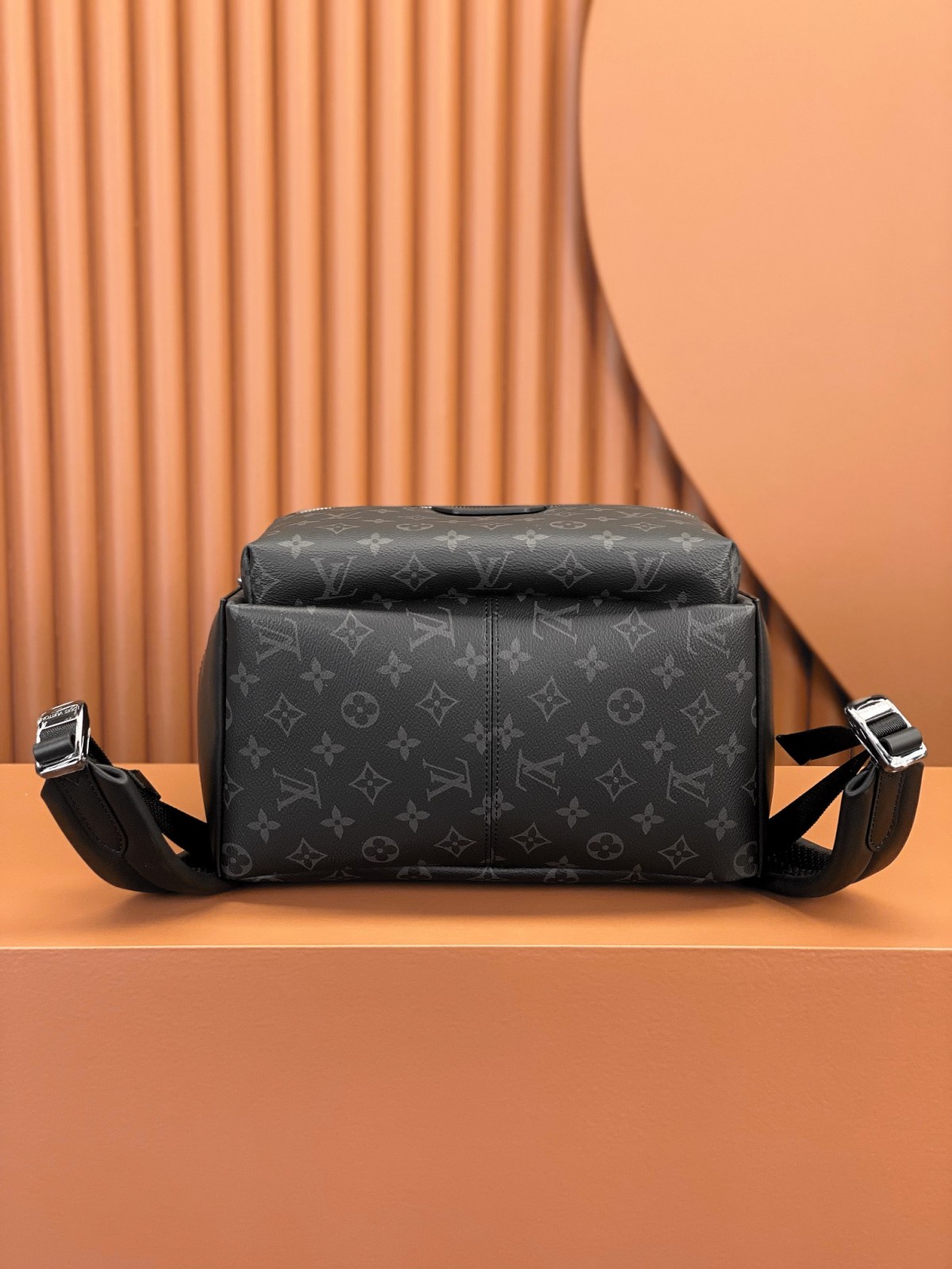 How great quality is an ellebag replica Louis Vuitton Discovery Small Backpack in Monogram Eclipse Black (M22558): 29x38x20 cm？-Bästa kvalitet Fake Louis Vuitton Bag Online Store, Replica designer bag ru