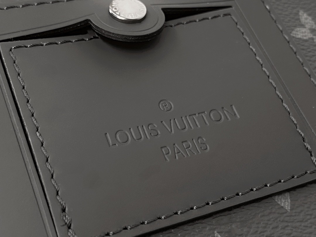 Ellebag Replica Masterpiece: Louis Vuitton Discovery Messenger PM Voyager in Monogram Eclipse Black (M40511)-Best Quality Fake Louis Vuitton Bag Online Store, Replica designer bag ru