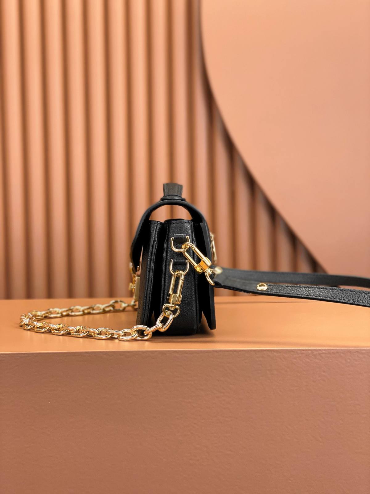 Ellebag’s Replica Artistry Showcased in the Louis Vuitton POCHETTE MÉTIS Metis EAST WEST Handbag (M46595) – Black-بهترين معيار جي جعلي لوئس ويٽون بيگ آن لائين اسٽور، ريپليڪا ڊيزائنر بيگ ru