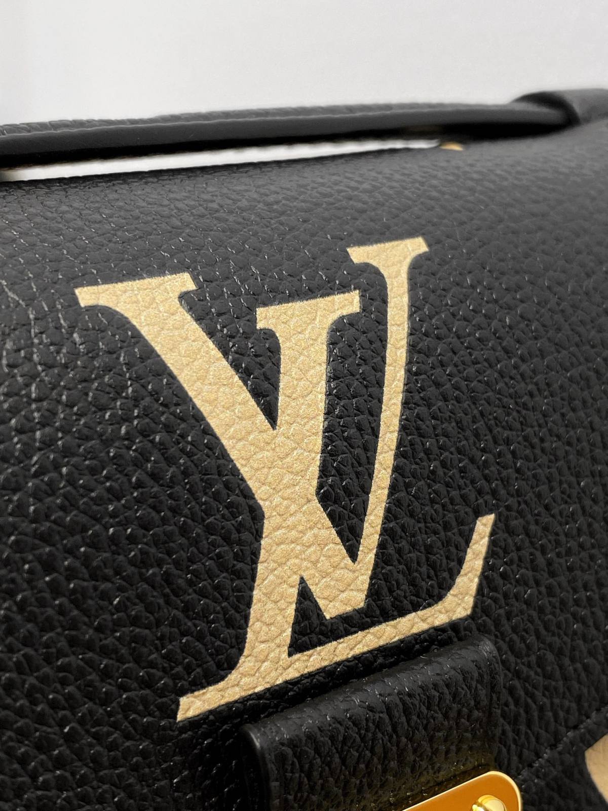 Ellebag’s Replica Perfection: Louis Vuitton POCHETTE MÉTIS Metis EAST WEST Handbag (M46596) in Black Monogram Empreinte Leather-Best Quality Fake Louis Vuitton Bag Nettbutikk, Replica designer bag ru