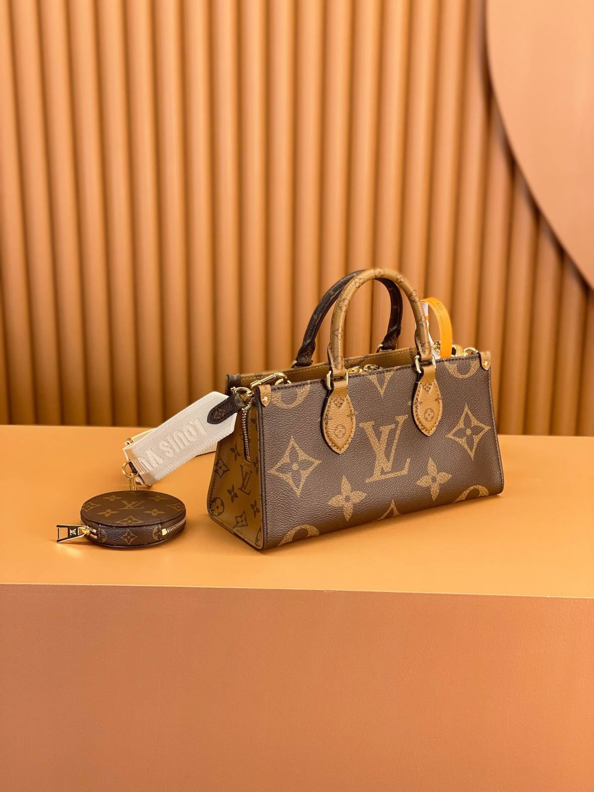 Ellebag’s Replica Mastery: Louis Vuitton ONTHEGO EAST WEST Tote Bag (M46653)-Loja online de bolsa Louis Vuitton falsa de melhor qualidade, bolsa de designer de réplica ru