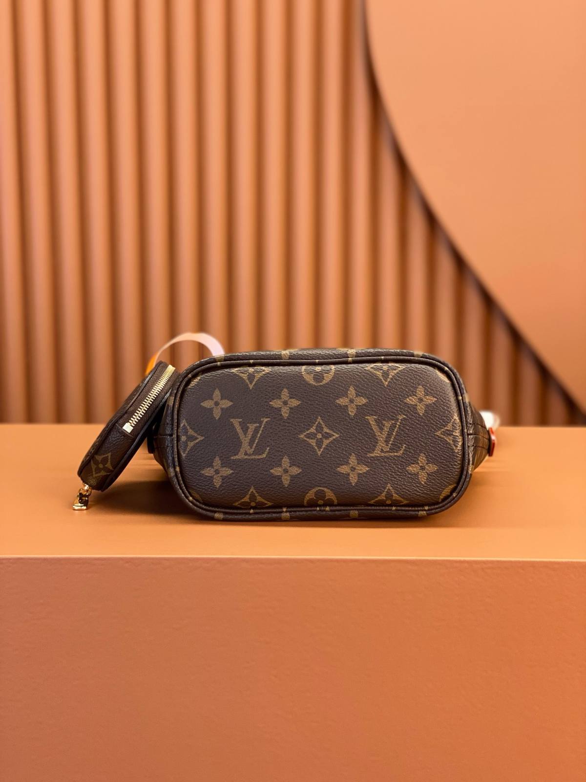 Ellebag’s Replica Artistry: Louis Vuitton Neverfull BB New Handbag (M46705)-בעסטער קוואַליטעט שווינדל לוי ווויטטאָן באַג אָנליין קראָם, רעפּליקע דיזיינער זעקל רו