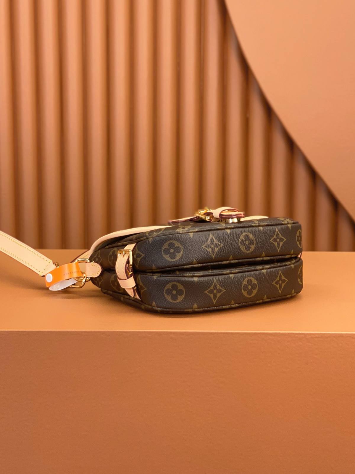 Ellebag’s Replica Mastery: Louis Vuitton Saumur BB Handbag (M46740) – Monogram Canvas-Duka la Mtandaoni la Begi Bandia ya Louis Vuitton ya Ubora, Begi la wabuni wa Replica ru