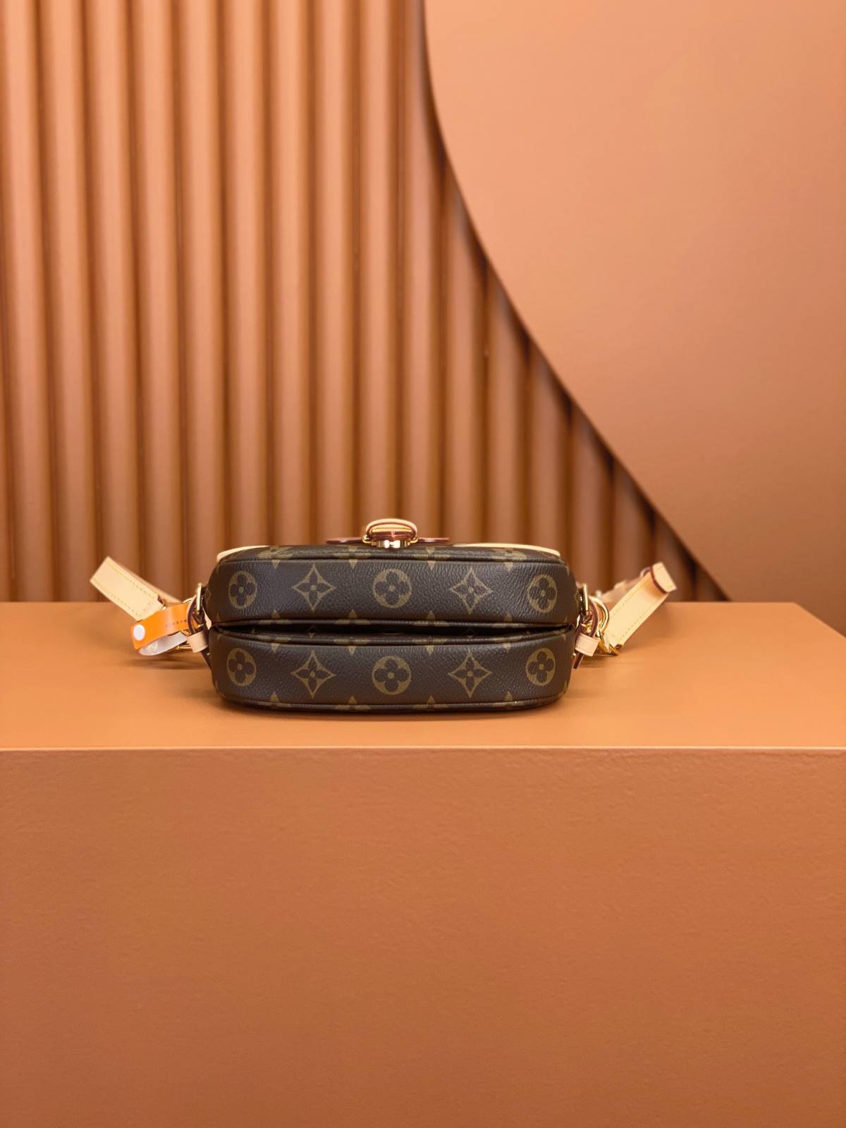 Ellebag’s Replica Mastery: Louis Vuitton Saumur BB Handbag (M46740) – Monogram Canvas-Best Quality Fake Louis Vuitton Bag Online Store, Replica designer bag ru