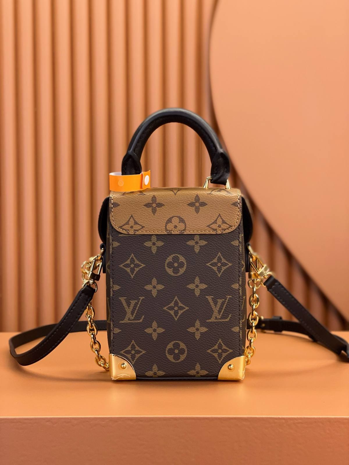 Ellebag’s Replica Artistry: Louis Vuitton CAMERA BOX Handbag (M82465) – Monogram and Monogram Reverse Canvas-Dyqani në internet i çantave të rreme Louis Vuitton me cilësi më të mirë, çanta modeli kopje ru