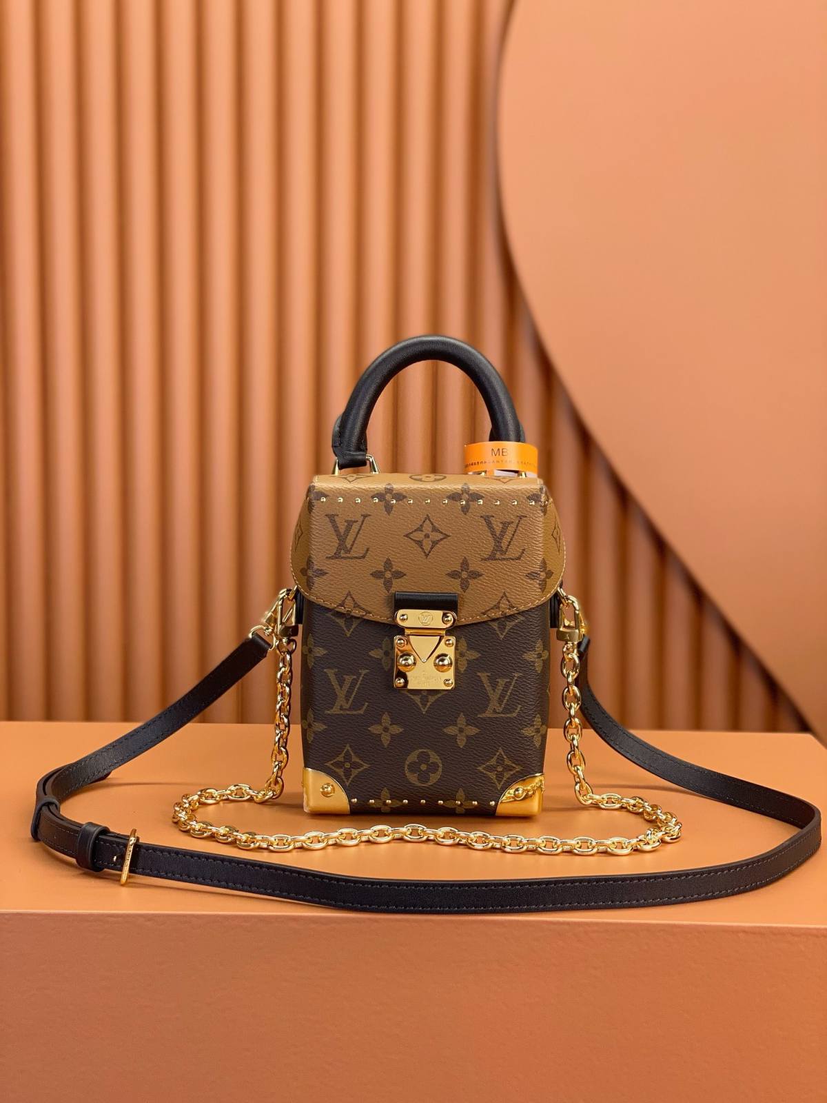 Ellebag’s Replica Artistry: Louis Vuitton CAMERA BOX Handbag (M82465) – Monogram and Monogram Reverse Canvas-മികച്ച ഗുണനിലവാരമുള്ള വ്യാജ ലൂയിസ് വിറ്റൺ ബാഗ് ഓൺലൈൻ സ്റ്റോർ, റെപ്ലിക്ക ഡിസൈനർ ബാഗ് ru