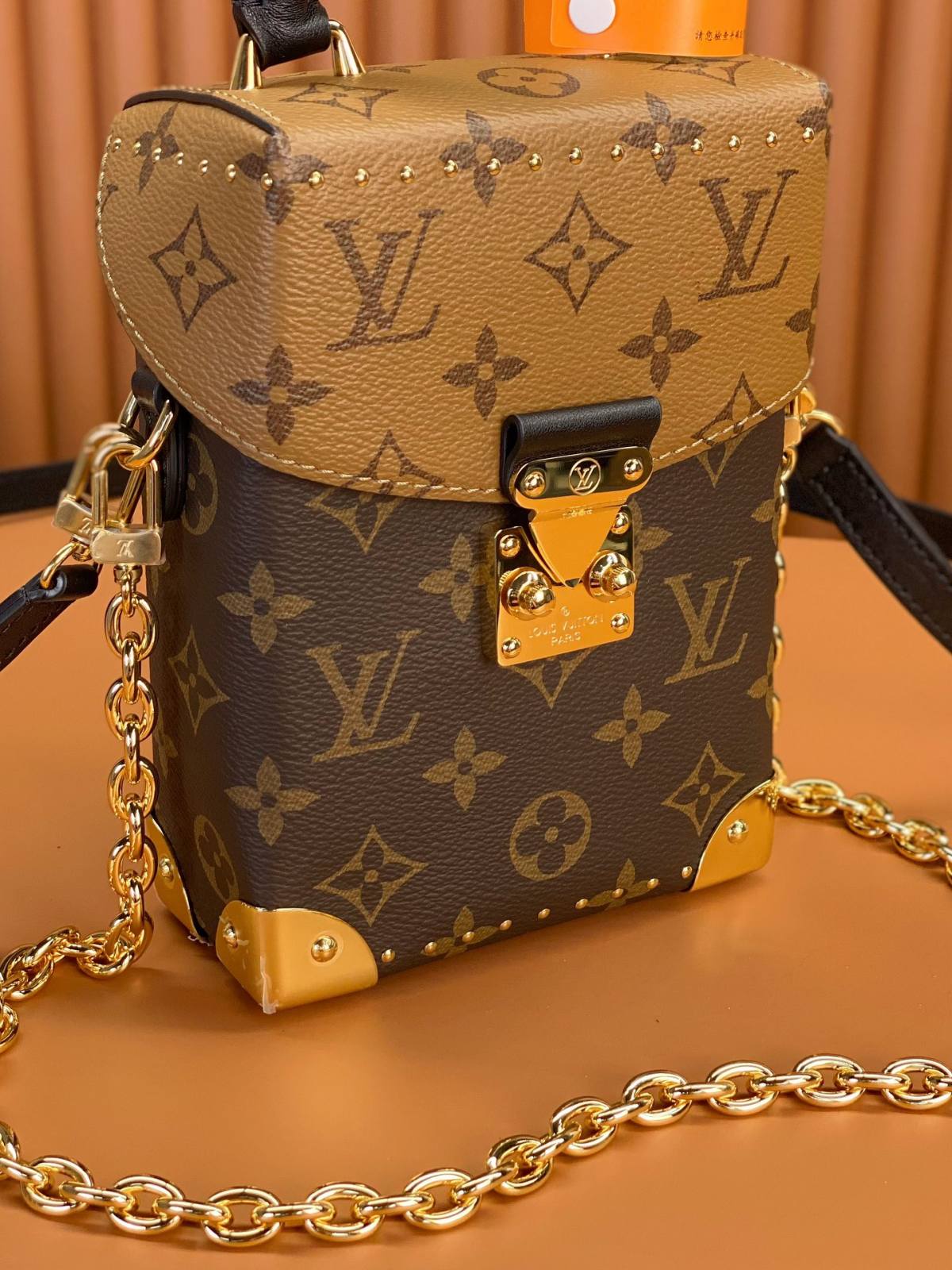 Ellebag’s Replica Artistry: Louis Vuitton CAMERA BOX Handbag (M82465) – Monogram and Monogram Reverse Canvas-Paras laatu väärennetty Louis Vuitton laukku verkkokauppa, replika suunnittelija laukku ru