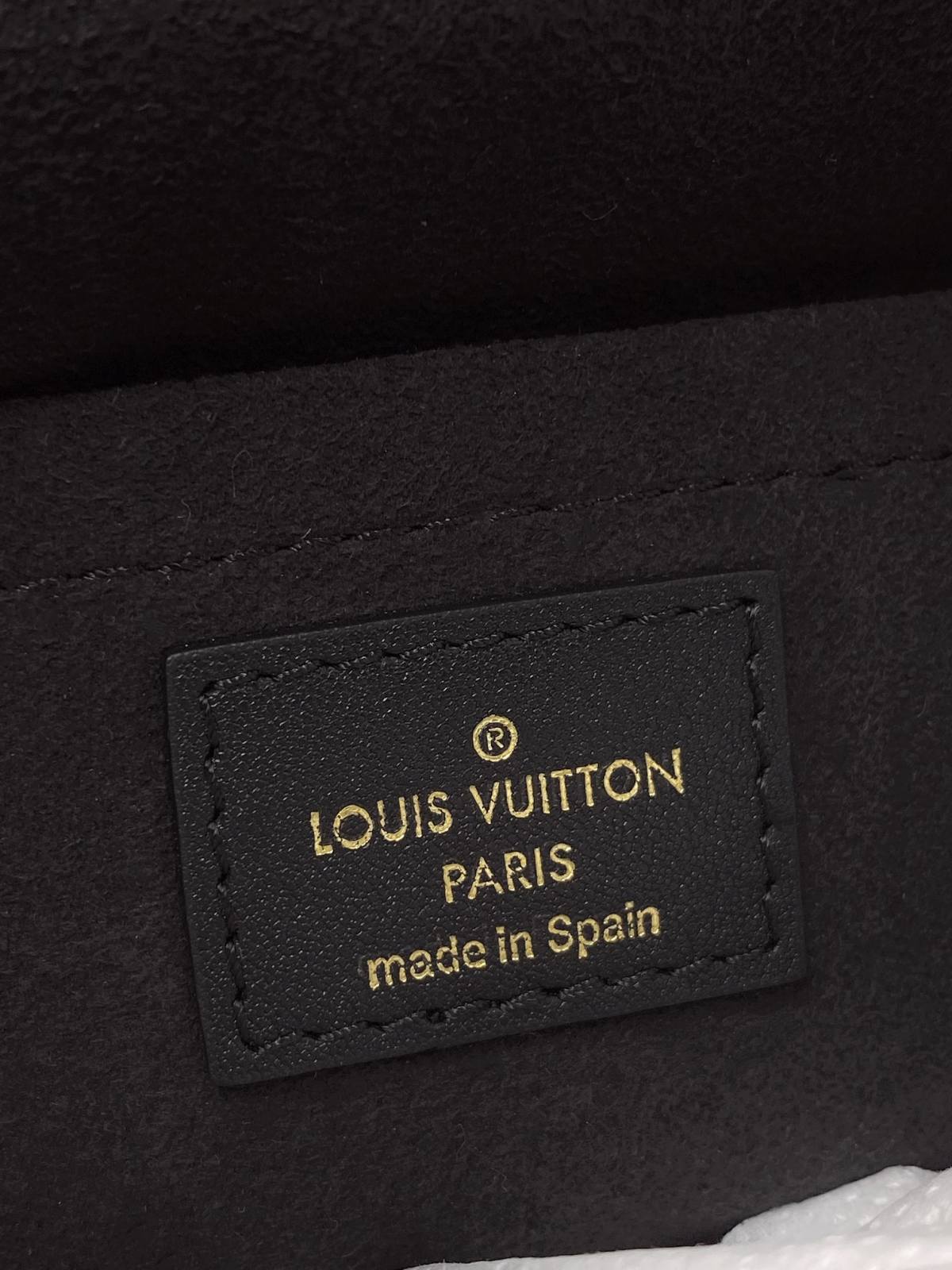 Ellebag’s Replica Artistry: Louis Vuitton CAMERA BOX Handbag (M82465) – Monogram and Monogram Reverse Canvas-Dyqani në internet i çantave të rreme Louis Vuitton me cilësi më të mirë, çanta modeli kopje ru