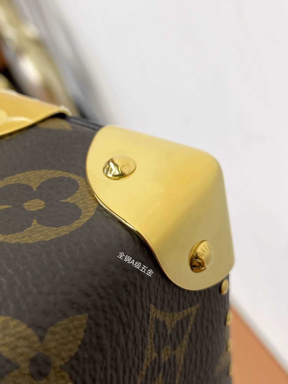 Ellebag’s Replica Artistry: Louis Vuitton CAMERA BOX Handbag (M82465) – Monogram and Monogram Reverse Canvas-Beste Kwaliteit Vals Louis Vuitton Sak Aanlyn Winkel, Replika ontwerper sak ru