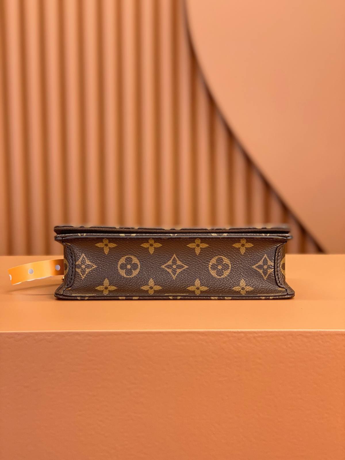 Ellebag’s Replica Mastery: Louis Vuitton Wallet On Chain Lily (M82509) – Featuring Monogram Circle Pendant-Best Quality Fake Louis Vuitton Bag Online Store, Replica designer bag ru