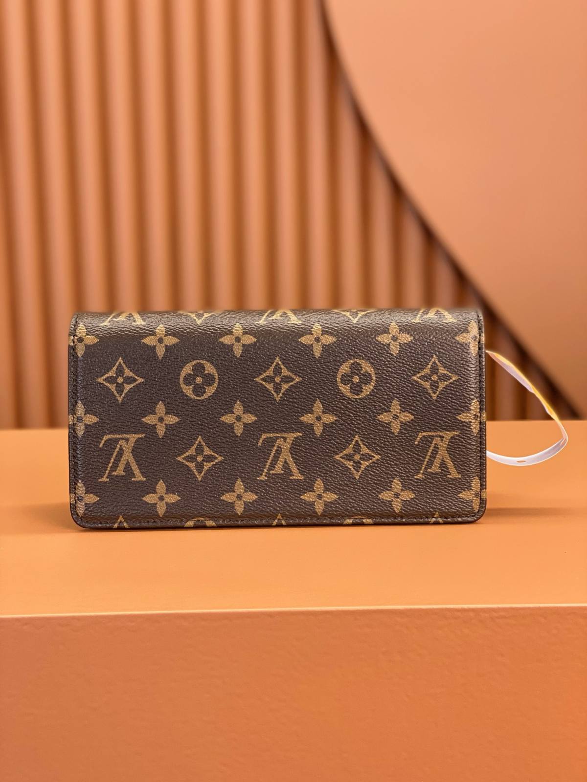 Ellebag’s Replica Mastery: Louis Vuitton Wallet On Chain Lily (M82509) – Featuring Monogram Circle Pendant-Ti o dara ju Didara iro Louis Vuitton apo Online itaja, Ajọra onise apo ru