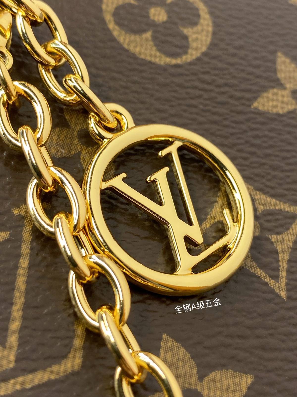 Ellebag’s Replica Mastery: Louis Vuitton Wallet On Chain Lily (M82509) – Featuring Monogram Circle Pendant-ʻOi aku ka maikaʻi o ka ʻeke Louis Vuitton ʻeke hoʻopunipuni ma ka hale kūʻai pūnaewele, ʻeke hoʻolālā kope ru