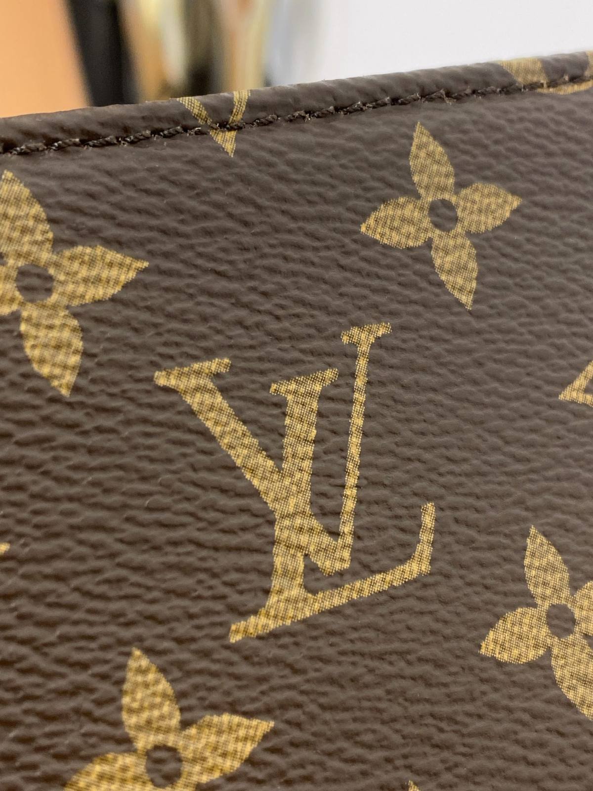 Ellebag’s Replica Mastery: Louis Vuitton Wallet On Chain Lily (M82509) – Featuring Monogram Circle Pendant-Dyqani në internet i çantave të rreme Louis Vuitton me cilësi më të mirë, çanta modeli kopje ru