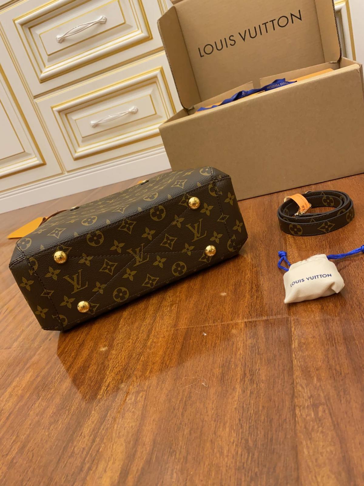 Ellebag’s Replica Mastery: Louis Vuitton MONTAIGNE BB Handbag (M41055) Monogram Canvas-Best Quality Fake Louis Vuitton Bag Online Store, Replica designer bag ru