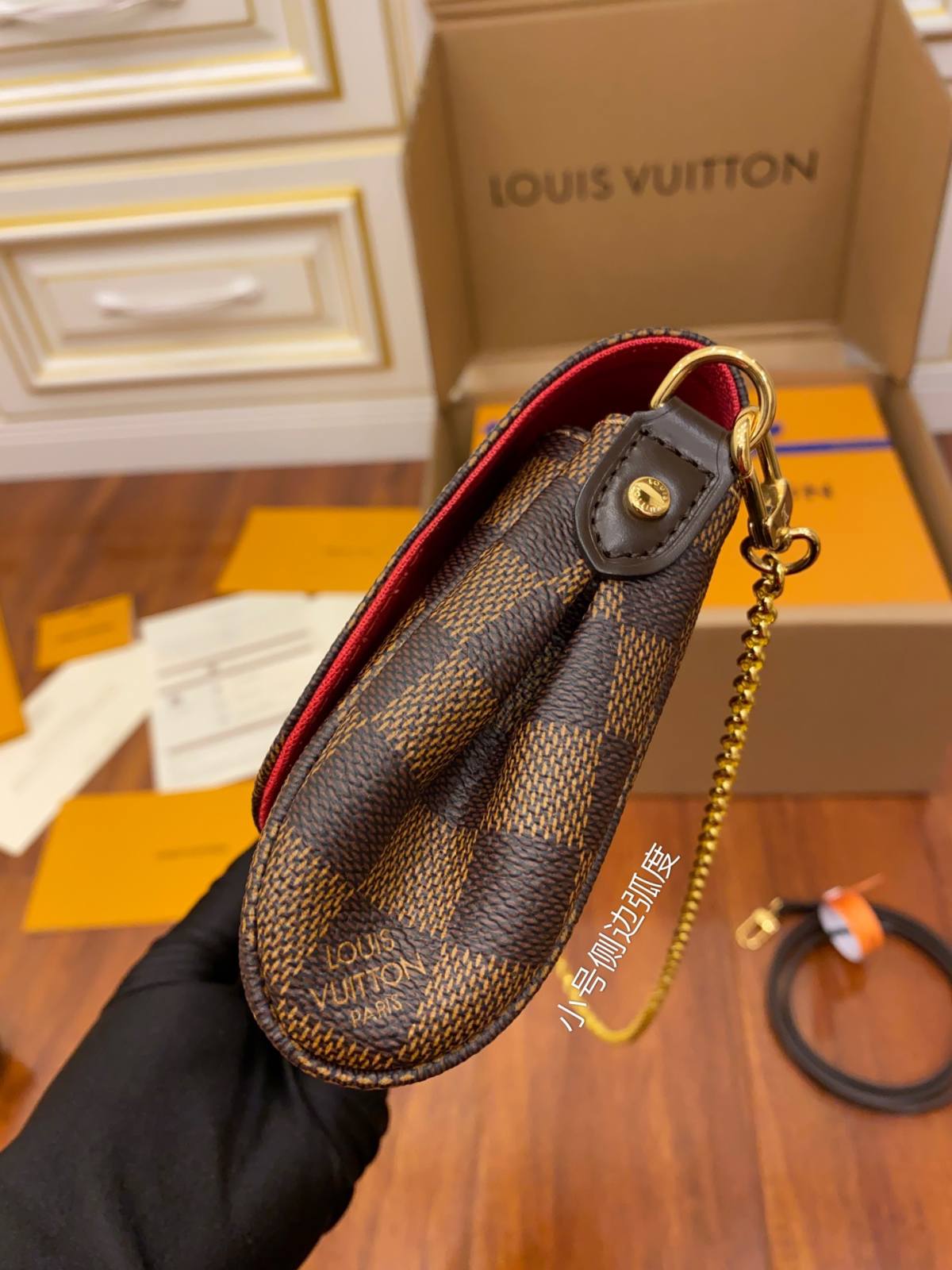 Ellebag Replica: Louis Vuitton M41276 Favorite Monogram Chain Bag-Labākās kvalitātes viltotās Louis Vuitton somas tiešsaistes veikals, dizaineru somas kopija ru