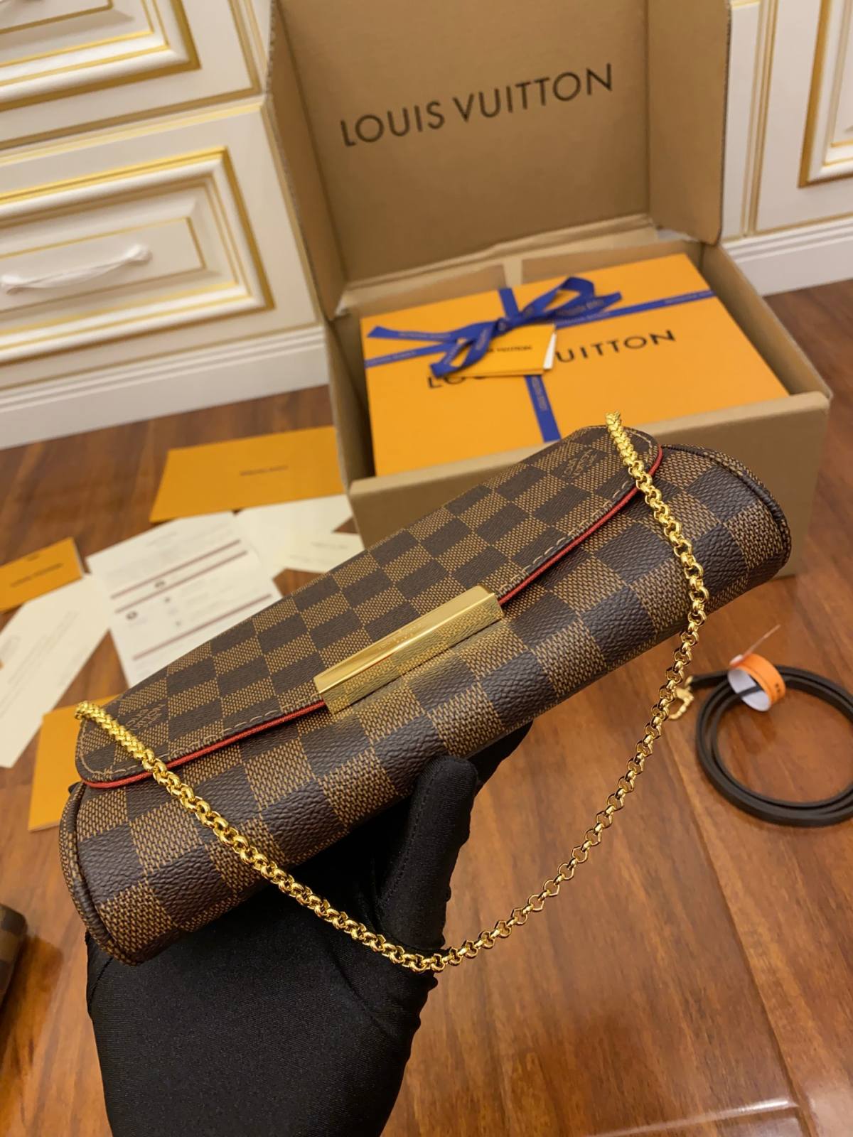 Ellebag Replica: Louis Vuitton M41276 Favorite Monogram Chain Bag-Labākās kvalitātes viltotās Louis Vuitton somas tiešsaistes veikals, dizaineru somas kopija ru