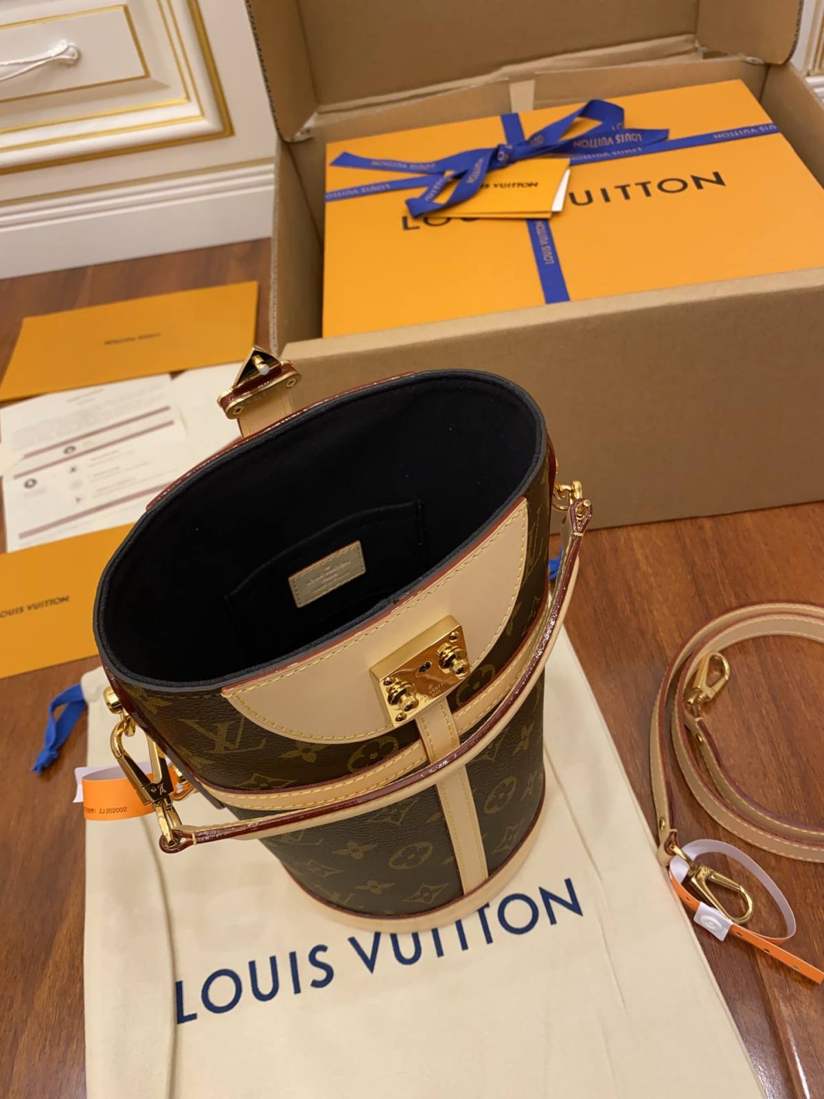 Ellebag’s Art of Replica: Louis Vuitton M43587 Duffle Bag by Nicolas Ghesquière-Beste Qualität gefälschte Louis Vuitton-Taschen Online-Shop, Replik-Designer-Tasche ru