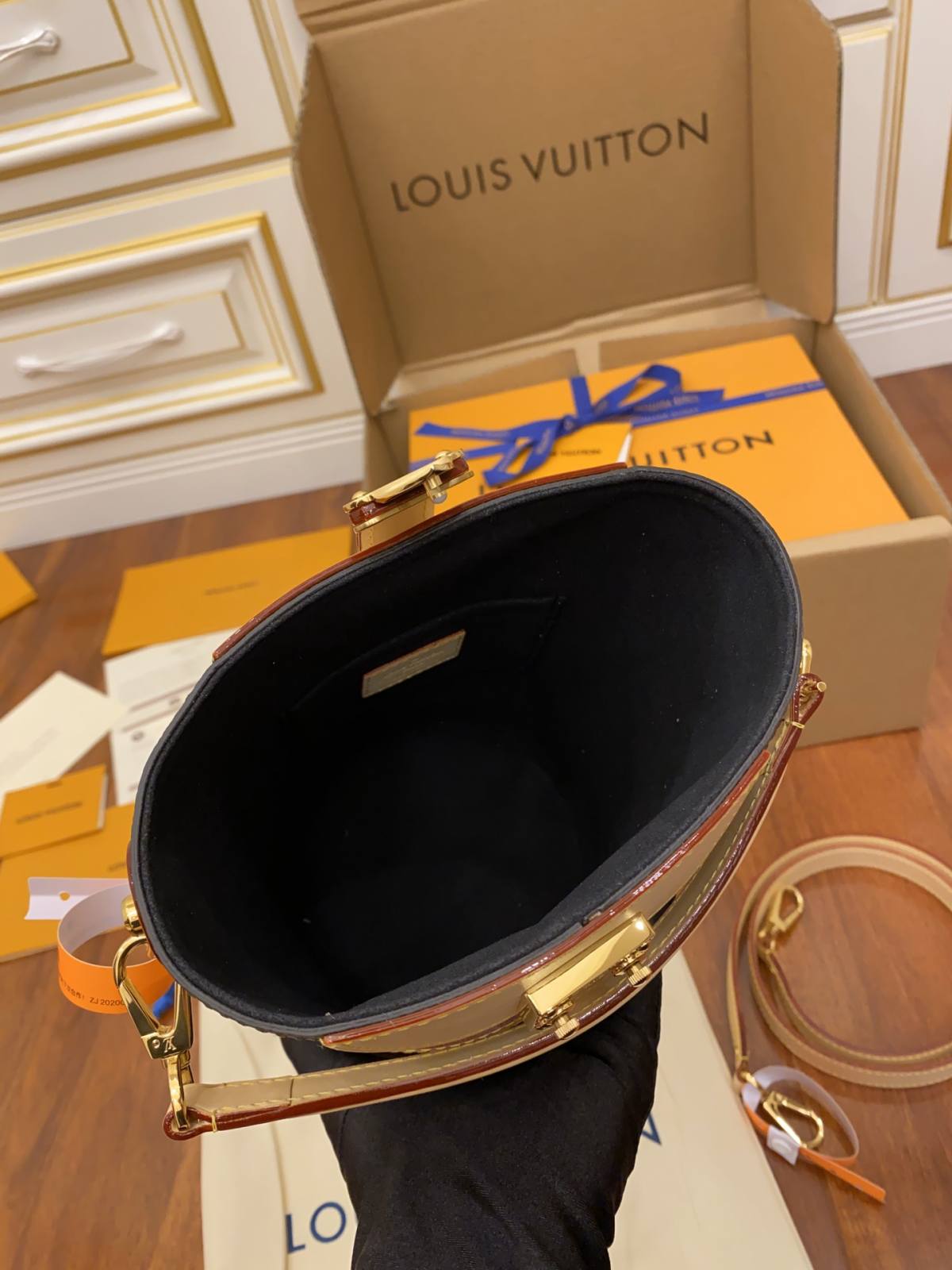 Ellebag’s Art of Replica: Louis Vuitton M43587 Duffle Bag by Nicolas Ghesquière-Best Quality Fake Louis Vuitton Bag Online Store, Replica designer bag ru