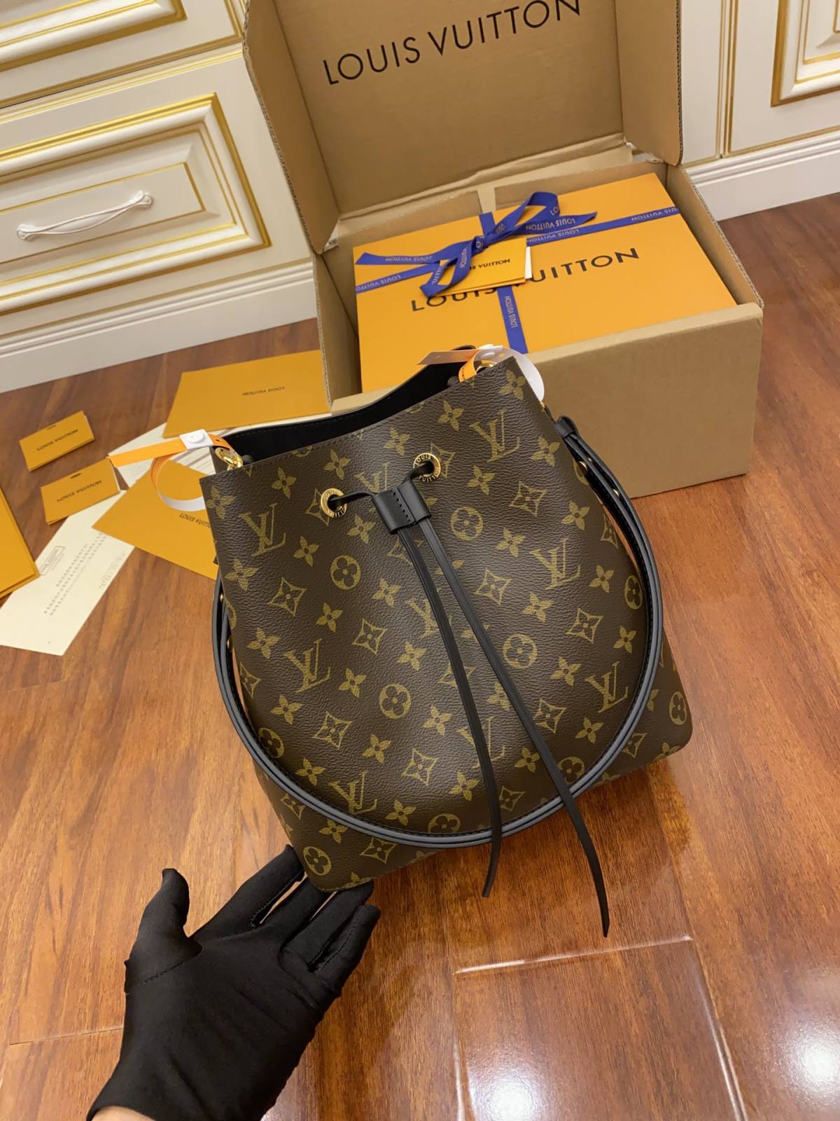 Ellebag’s Replica Mastery: Louis Vuitton M44020 Black Gaston-Louis NeoNoe Bucket Bag Monogram-Magazin online de geanți Louis Vuitton fals de cea mai bună calitate, geantă de designer replica ru