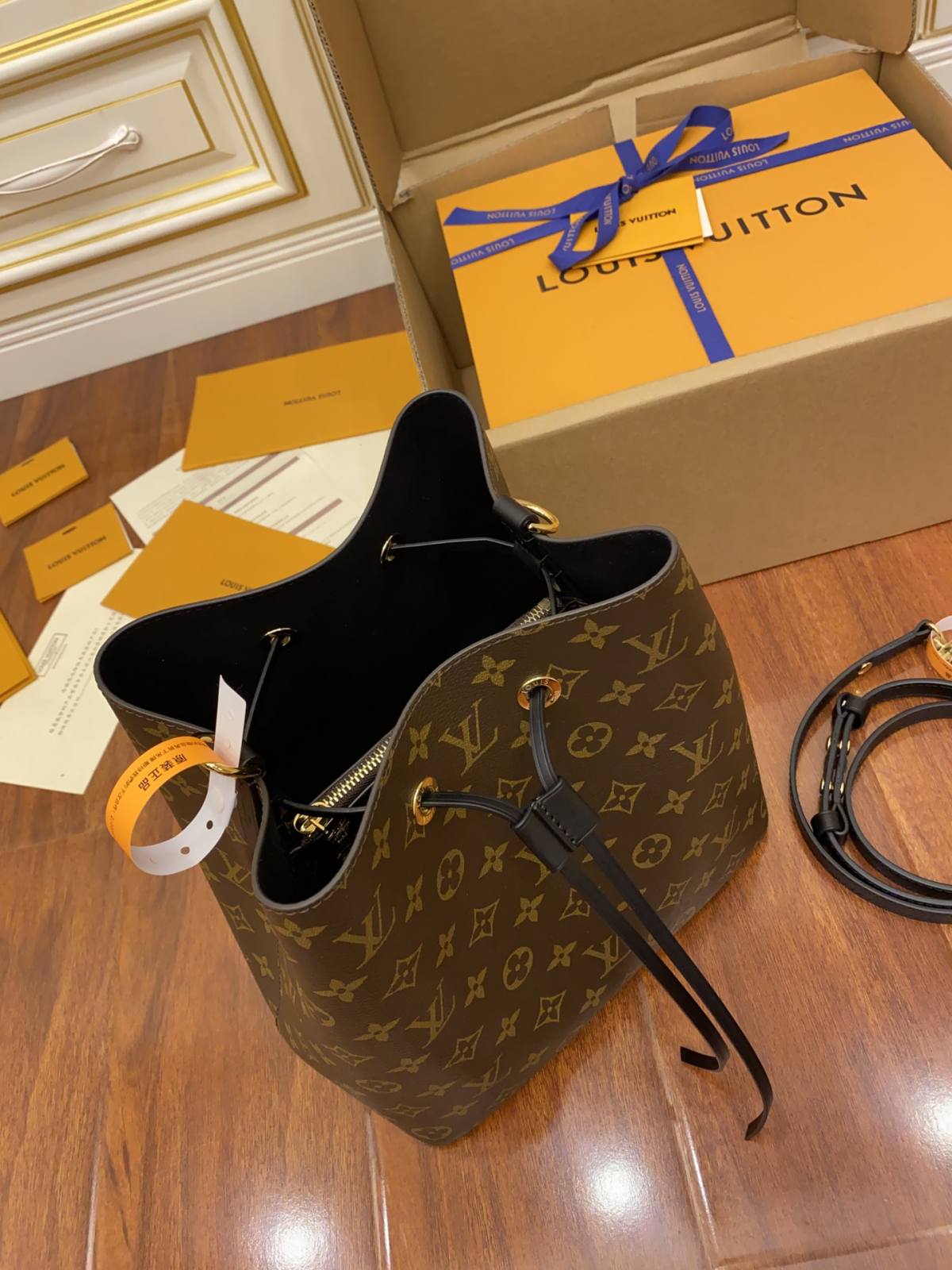 Ellebag’s Replica Mastery: Louis Vuitton M44020 Black Gaston-Louis NeoNoe Bucket Bag Monogram-Best Quality adịgboroja Louis vuitton akpa Online Store, oyiri mmebe akpa ru