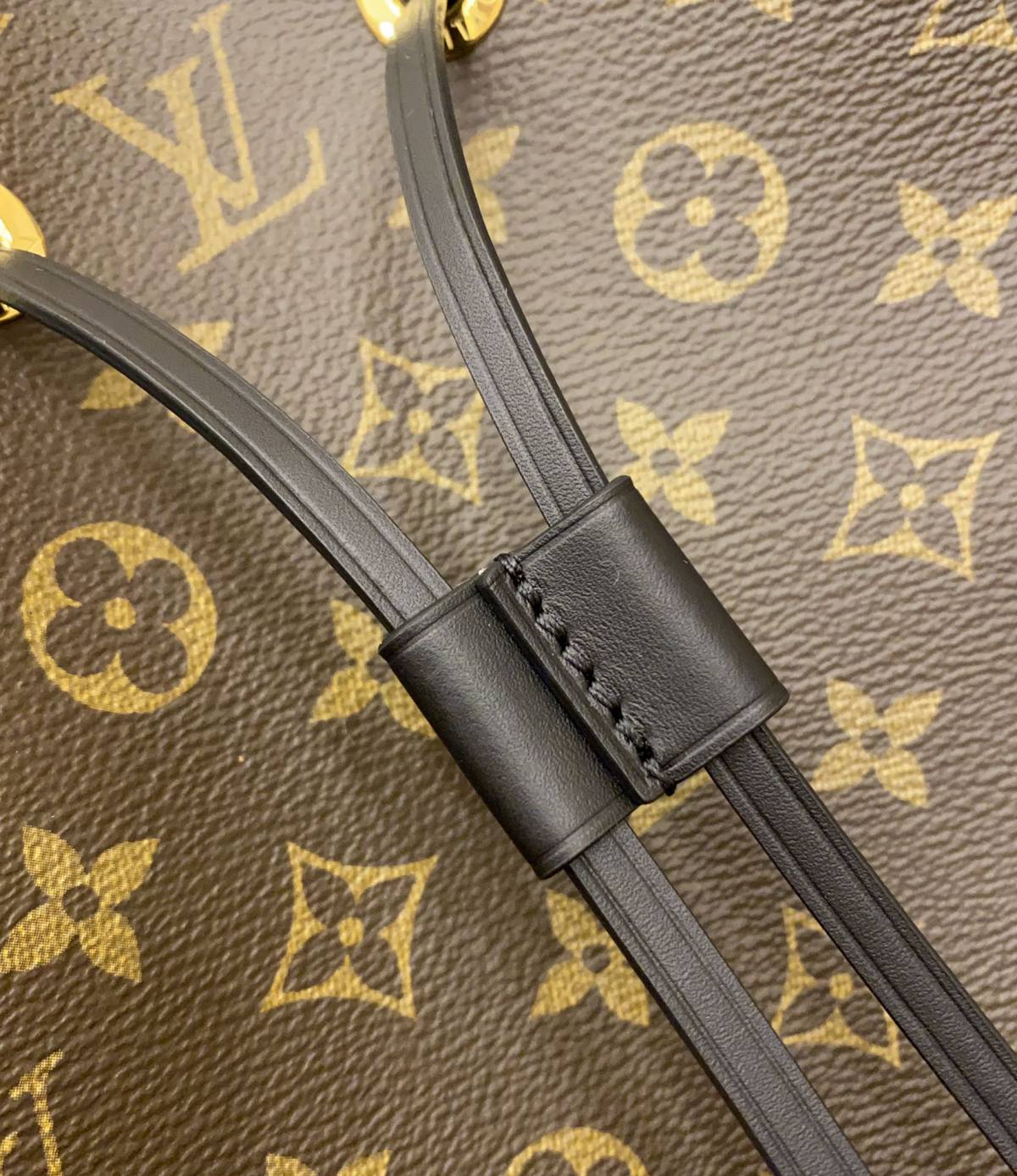 Ellebag’s Replica Mastery: Louis Vuitton M44020 Black Gaston-Louis NeoNoe Bucket Bag Monogram-Kedai Dalam Talian Beg Louis Vuitton Palsu Kualiti Terbaik, Beg reka bentuk replika ru