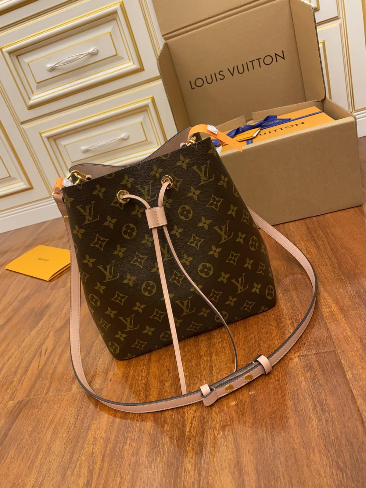 Ellebag Replica Precision: Louis Vuitton M44022 Cherry Blossom Pink Gaston-Louis NeoNoe Bucket Bag Monogram-Best Quality Fake Louis Vuitton Bag Online Store, Replica designer bag ru