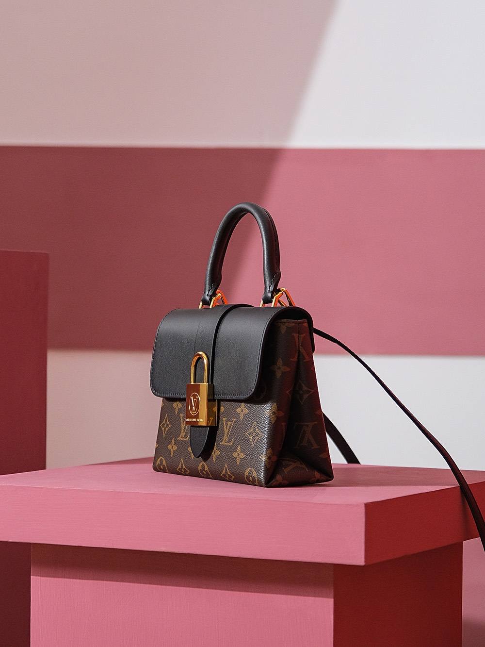 Ellebag’s Replica Excellence: Louis Vuitton LOCK BB Handbag (M44141) Black-Beste Qualität gefälschte Louis Vuitton-Taschen Online-Shop, Replik-Designer-Tasche ru