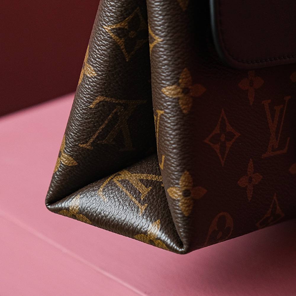 Ellebag’s Replica Excellence: Louis Vuitton LOCK BB Handbag (M44141) Black-Καλύτερης ποιότητας Fake Louis Vuitton Ηλεκτρονικό κατάστημα, Replica designer bag ru