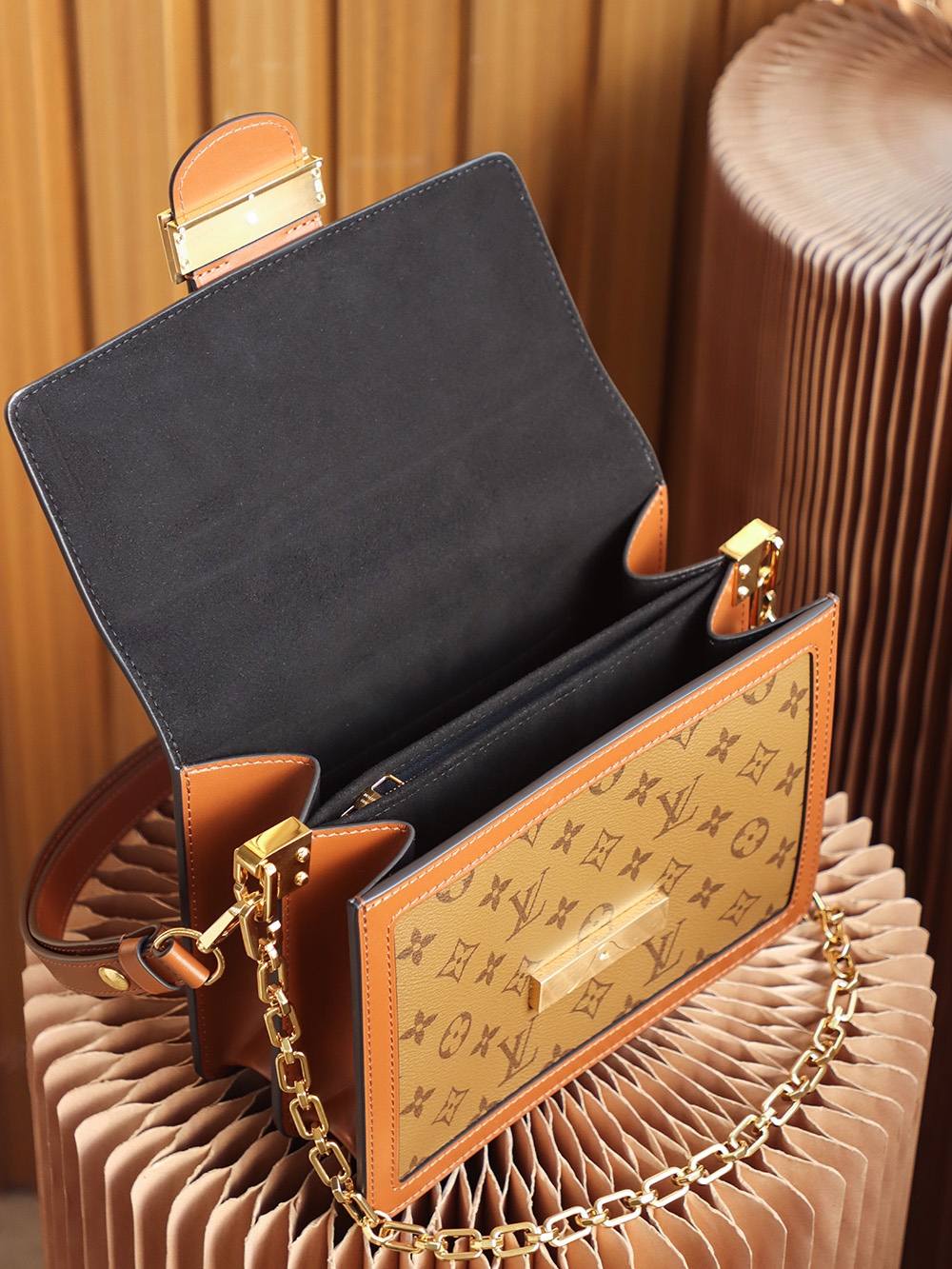 Ellebag’s Replica Craftsmanship: Louis Vuitton DAUPHINE Handbag (M44391)-Kedai Dalam Talian Beg Louis Vuitton Palsu Kualiti Terbaik, Beg reka bentuk replika ru