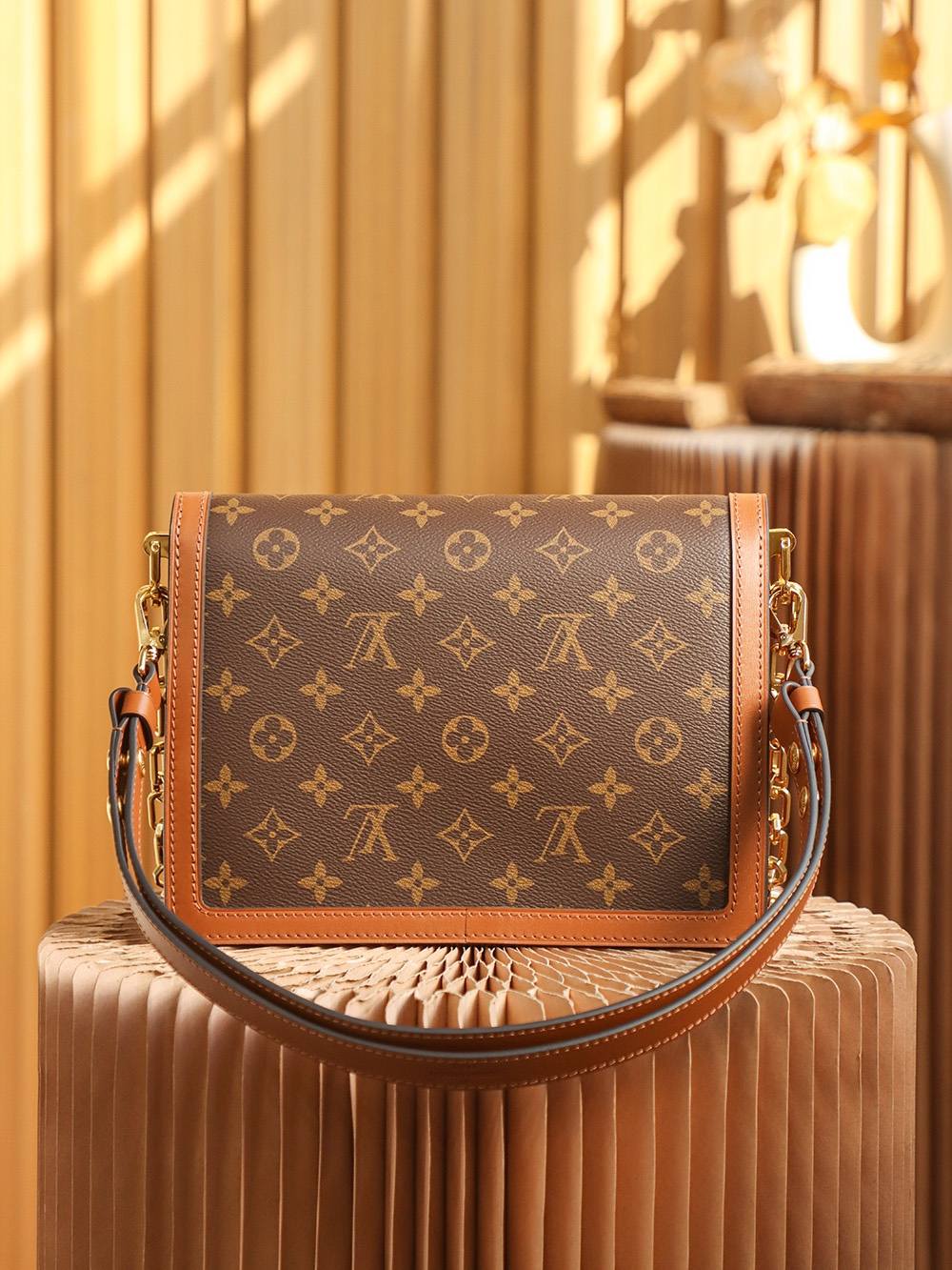 Ellebag’s Replica Craftsmanship: Louis Vuitton DAUPHINE Handbag (M44391)-בעסטער קוואַליטעט שווינדל לוי ווויטטאָן באַג אָנליין קראָם, רעפּליקע דיזיינער זעקל רו