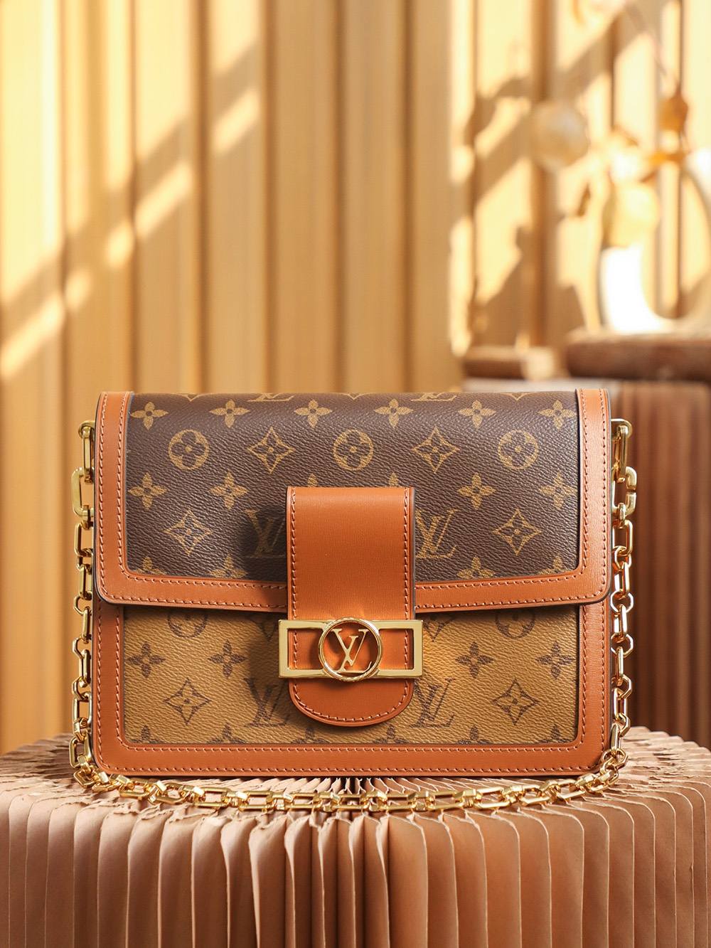 Ellebag’s Replica Craftsmanship: Louis Vuitton DAUPHINE Handbag (M44391)-Kedai Dalam Talian Beg Louis Vuitton Palsu Kualiti Terbaik, Beg reka bentuk replika ru