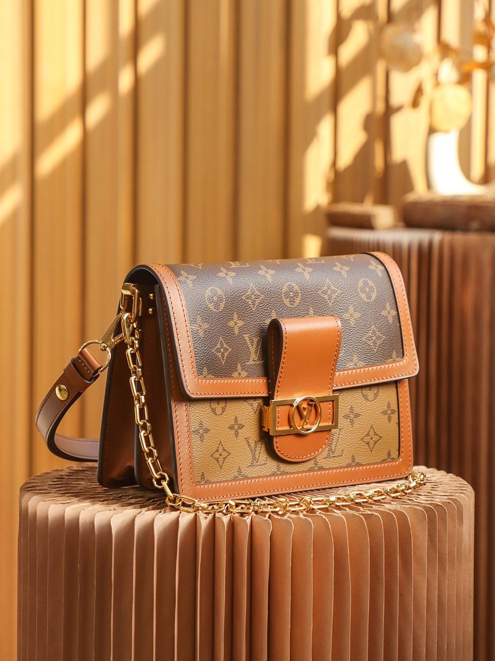 Ellebag’s Replica Craftsmanship: Louis Vuitton DAUPHINE Handbag (M44391)-Best Quality Fake Louis Vuitton Bag Online Store, Replica designer bag ru