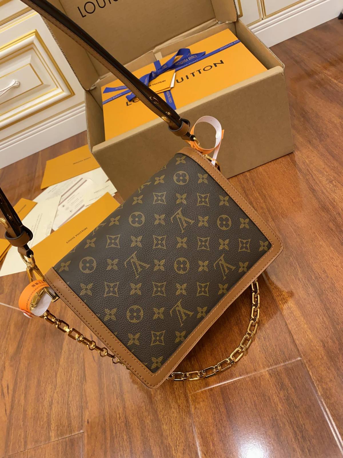 Ellebag’s Replica Mastery: Louis Vuitton DAUPHINE Handbag (M44391) Medium Size-Best Quality Fake Louis Vuitton Bag Online Store, Replica designer bag ru