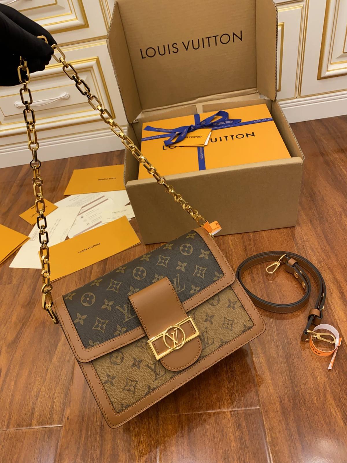 Ellebag’s Replica Mastery: Louis Vuitton DAUPHINE Handbag (M44391) Medium Size-Tayada ugu Fiican ee Louis Vuitton Boorsada Online Store, Bac naqshadeeye nuqul ah