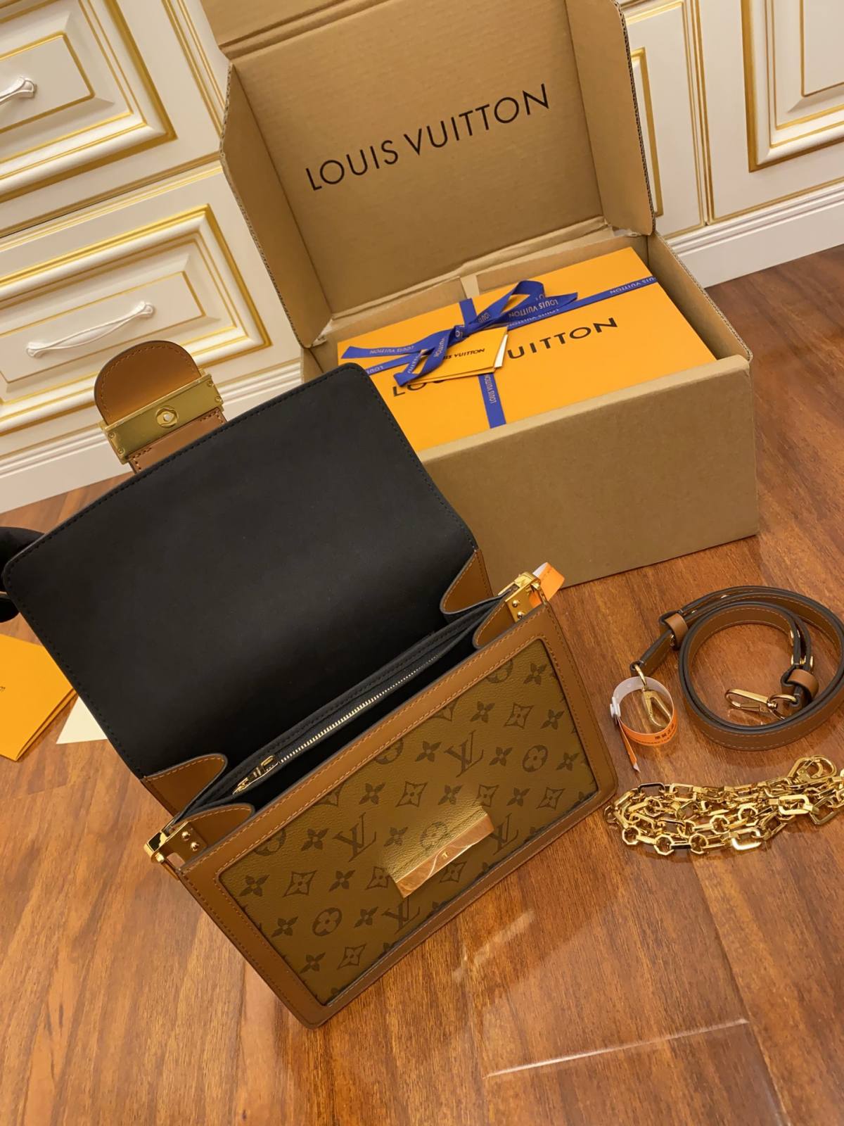 Ellebag’s Replica Mastery: Louis Vuitton DAUPHINE Handbag (M44391) Medium Size-Meilleure qualité de faux sac Louis Vuitton en ligne, réplique de sac de créateur ru