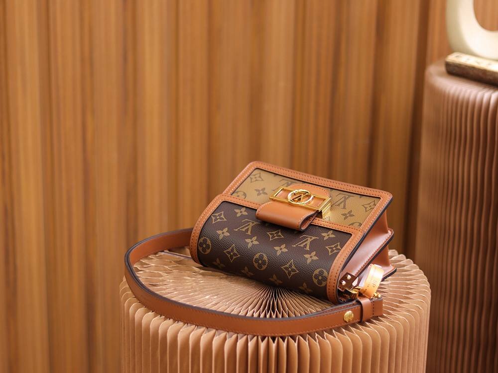 Ellebag’s Replica Artistry: Louis Vuitton DAUPHINE Handbag (M44580) Monogram-Kedai Dalam Talian Beg Louis Vuitton Palsu Kualiti Terbaik, Beg reka bentuk replika ru