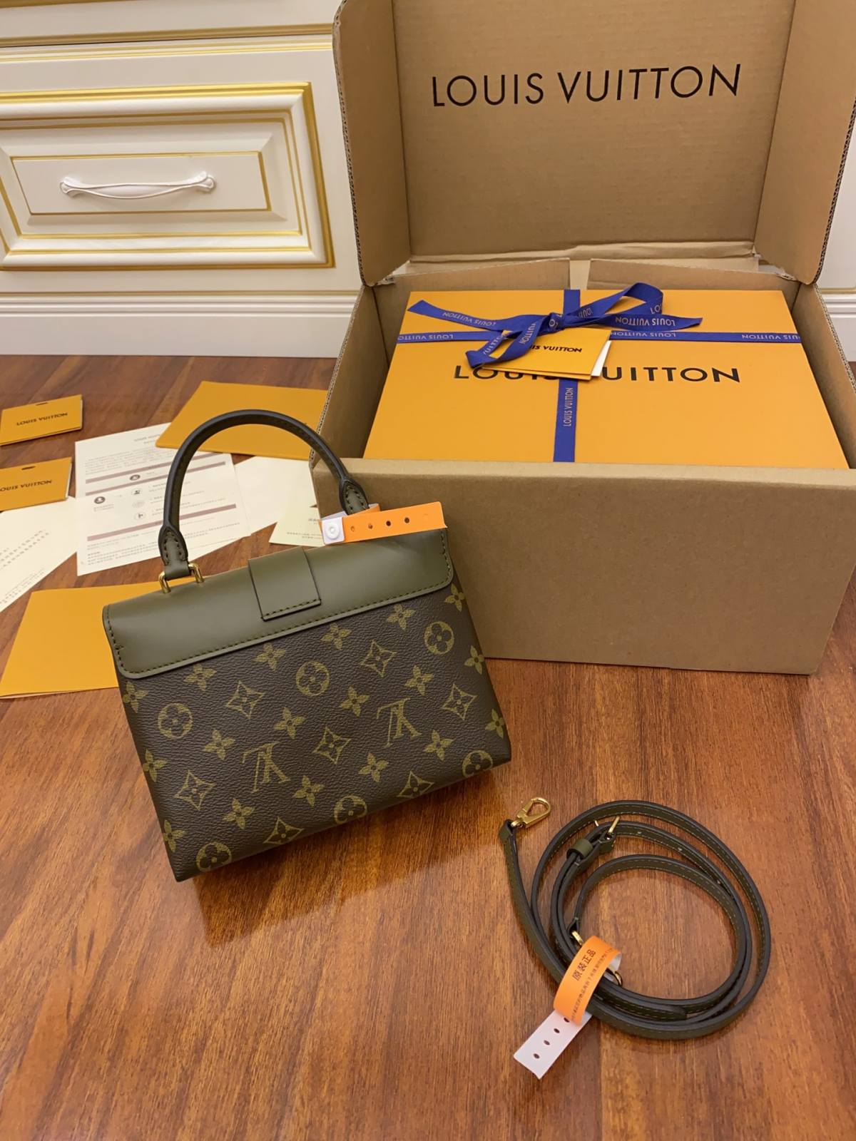 Ellebag’s Replica Precision: Louis Vuitton Lock BB Monogram Bag M44797-Online obchod s falošnou taškou Louis Vuitton najvyššej kvality, replika značkovej tašky ru