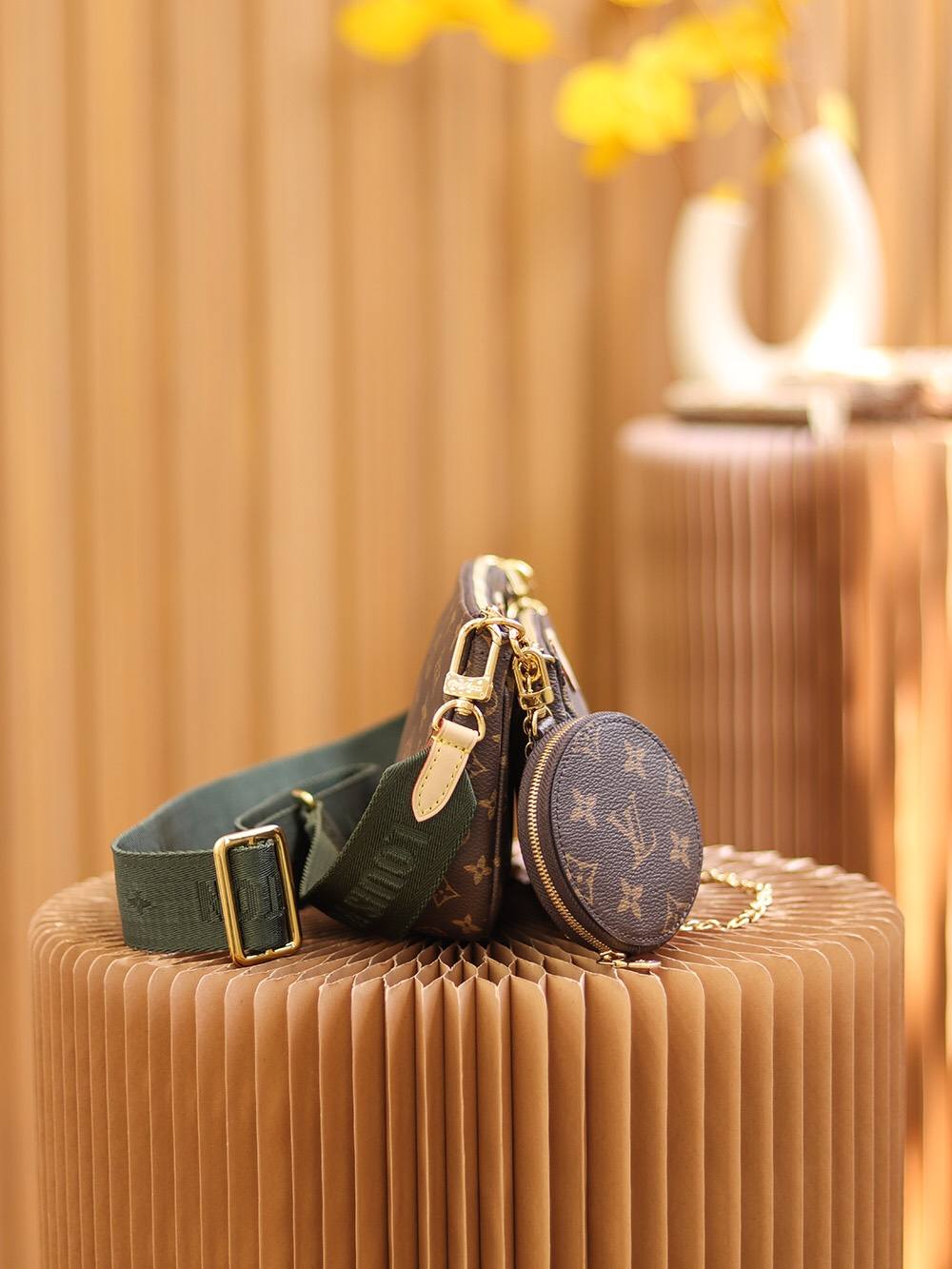 Ellebag’s Replica Expertise: Louis Vuitton MULTI POCHETTE ACCESSORIES Handbag (M44813) Green-最高品質の偽のルイヴィトンバッグオンラインストア、レプリカデザイナーバッグru