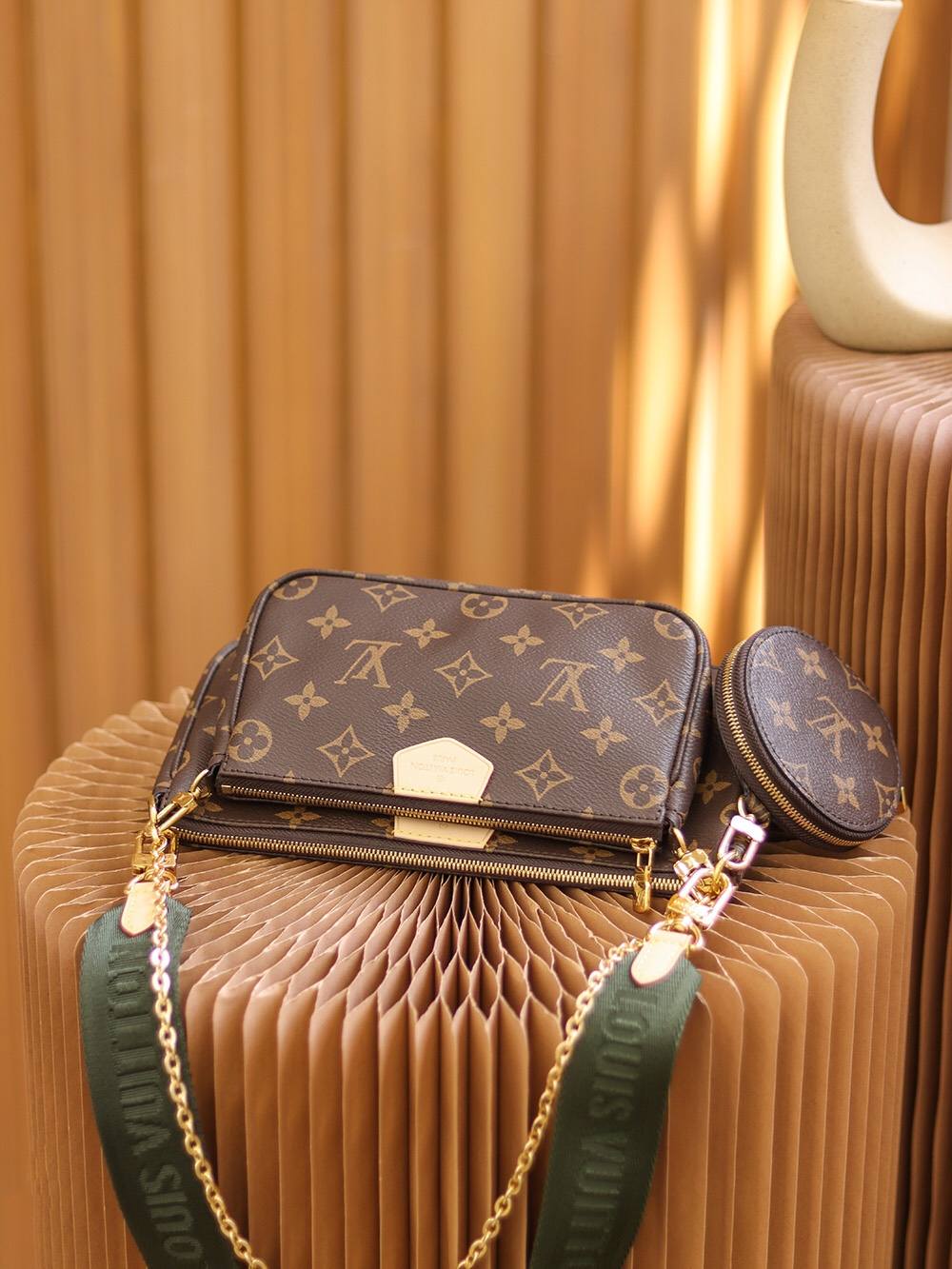 Ellebag’s Replica Expertise: Louis Vuitton MULTI POCHETTE ACCESSORIES Handbag (M44813) Green-Інтэрнэт-крама падробленай сумкі Louis Vuitton лепшай якасці, рэплікі дызайнерскай сумкі ru