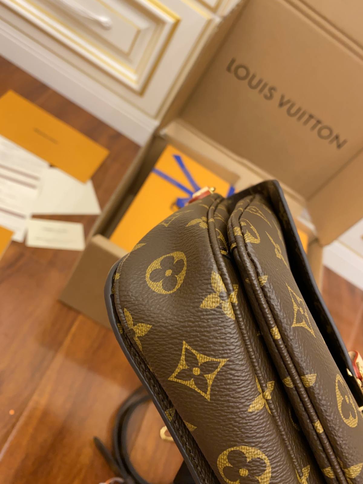 Ellebag’s Replica Expertise: Louis Vuitton M44875 Monogram Messenger Bag POCHETTE MÉTIS-Интернет-магазин поддельной сумки Louis Vuitton лучшего качества, копия дизайнерской сумки ru