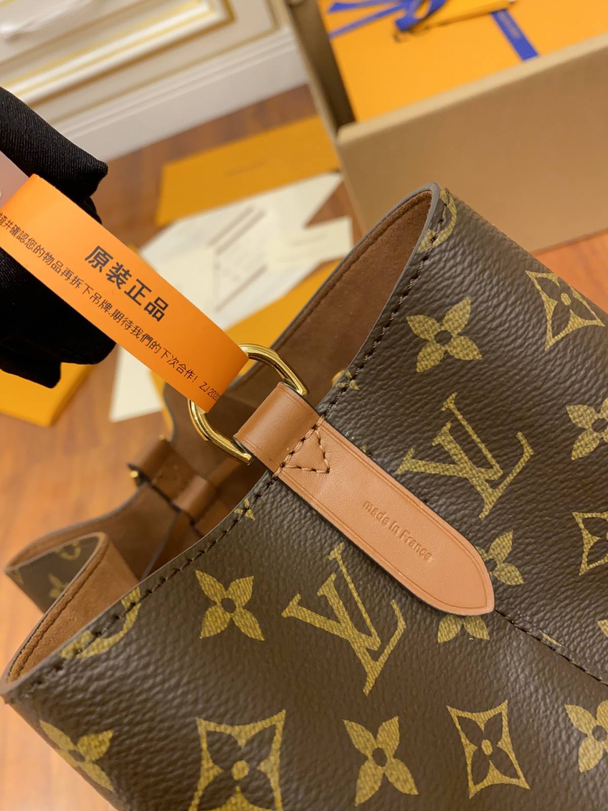 Ellebag’s Masterful Replica Craftsmanship: Louis Vuitton M44887 Caramel Gaston-Louis NeoNoe Bucket Bag Monogram-Zoo Zoo Fake Louis Vuitton Hnab Online Khw, Replica designer hnab ru