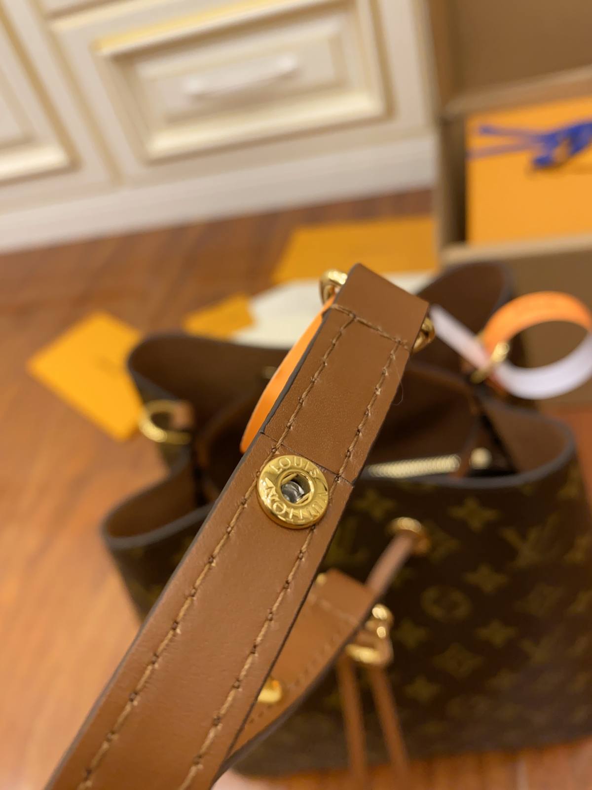 Ellebag’s Masterful Replica Craftsmanship: Louis Vuitton M44887 Caramel Gaston-Louis NeoNoe Bucket Bag Monogram-最好的質量假路易威登包網上商店，複製設計師包 ru