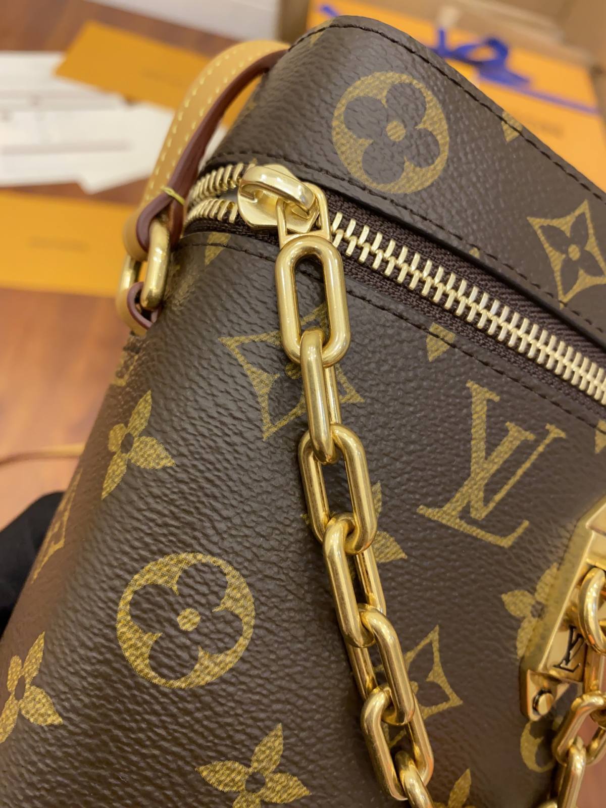 Ellebag’s Exquisite Replica of Louis Vuitton M44914 PHONE BOX Handbag-Molemo ka ho Fetisisa Lebenkele la Lebenkele la Marang-rang la Fake Louis Vuitton, Replica designer bag ru