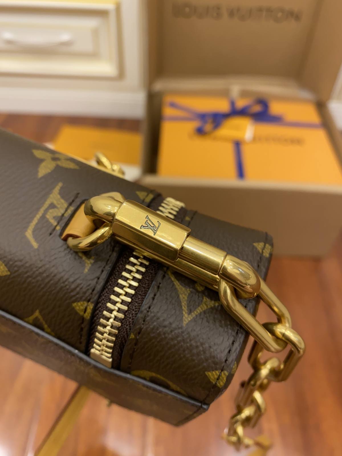 Ellebag’s Exquisite Replica of Louis Vuitton M44914 PHONE BOX Handbag-Toko Online Tas Louis Vuitton Palsu Kualitas Terbaik, Tas desainer replika ru