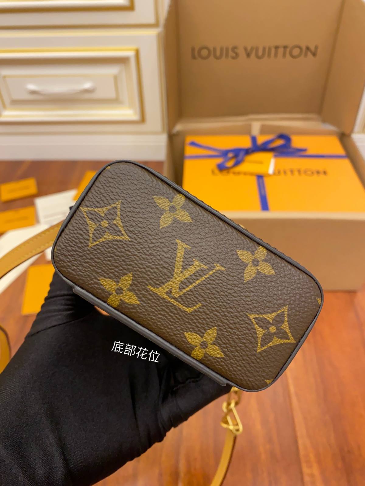 Ellebag’s Exquisite Replica of Louis Vuitton M44914 PHONE BOX Handbag-Molemo ka ho Fetisisa Lebenkele la Lebenkele la Marang-rang la Fake Louis Vuitton, Replica designer bag ru