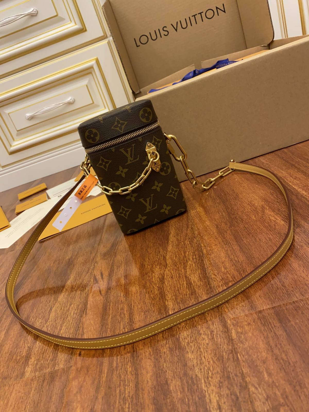 Ellebag’s Exquisite Replica of Louis Vuitton M44914 PHONE BOX Handbag-Molemo ka ho Fetisisa Lebenkele la Lebenkele la Marang-rang la Fake Louis Vuitton, Replica designer bag ru