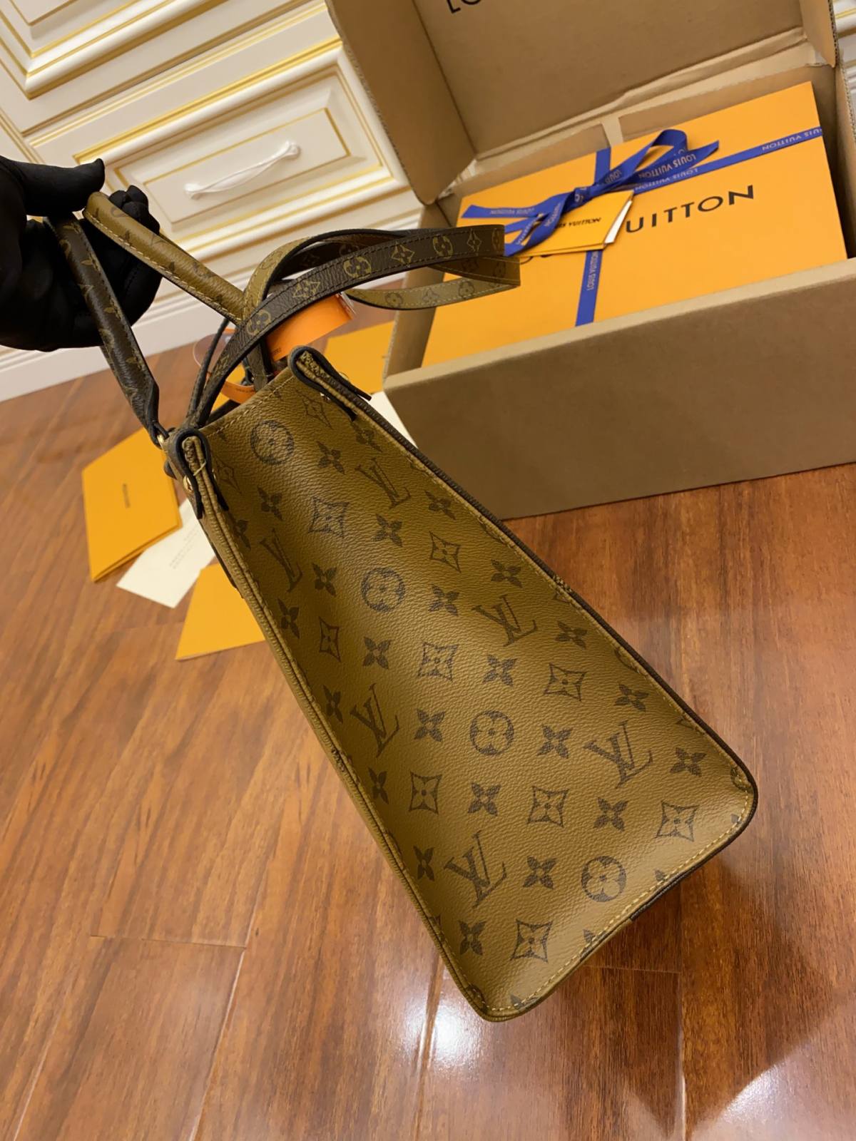 Ellebag’s Masterful Replica of Louis Vuitton ONTHEGO Medium Handbag (M45039) in Monogram-Beste Qualität gefälschte Louis Vuitton-Taschen Online-Shop, Replik-Designer-Tasche ru