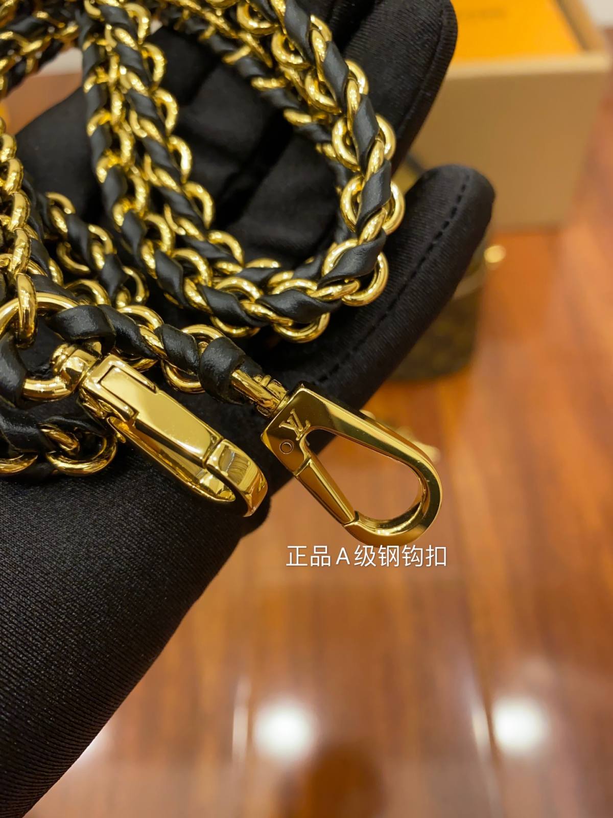 Ellebag’s Replica of Louis Vuitton VANITY Small Handbag (M45165)-最好的質量假路易威登包網上商店，複製設計師包 ru